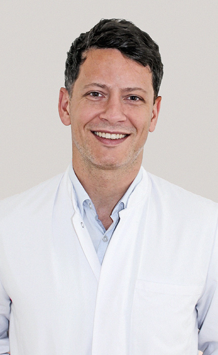 Dr. Assen Mladenov, Plastische Chirurgie Berlin, AesthetiCum